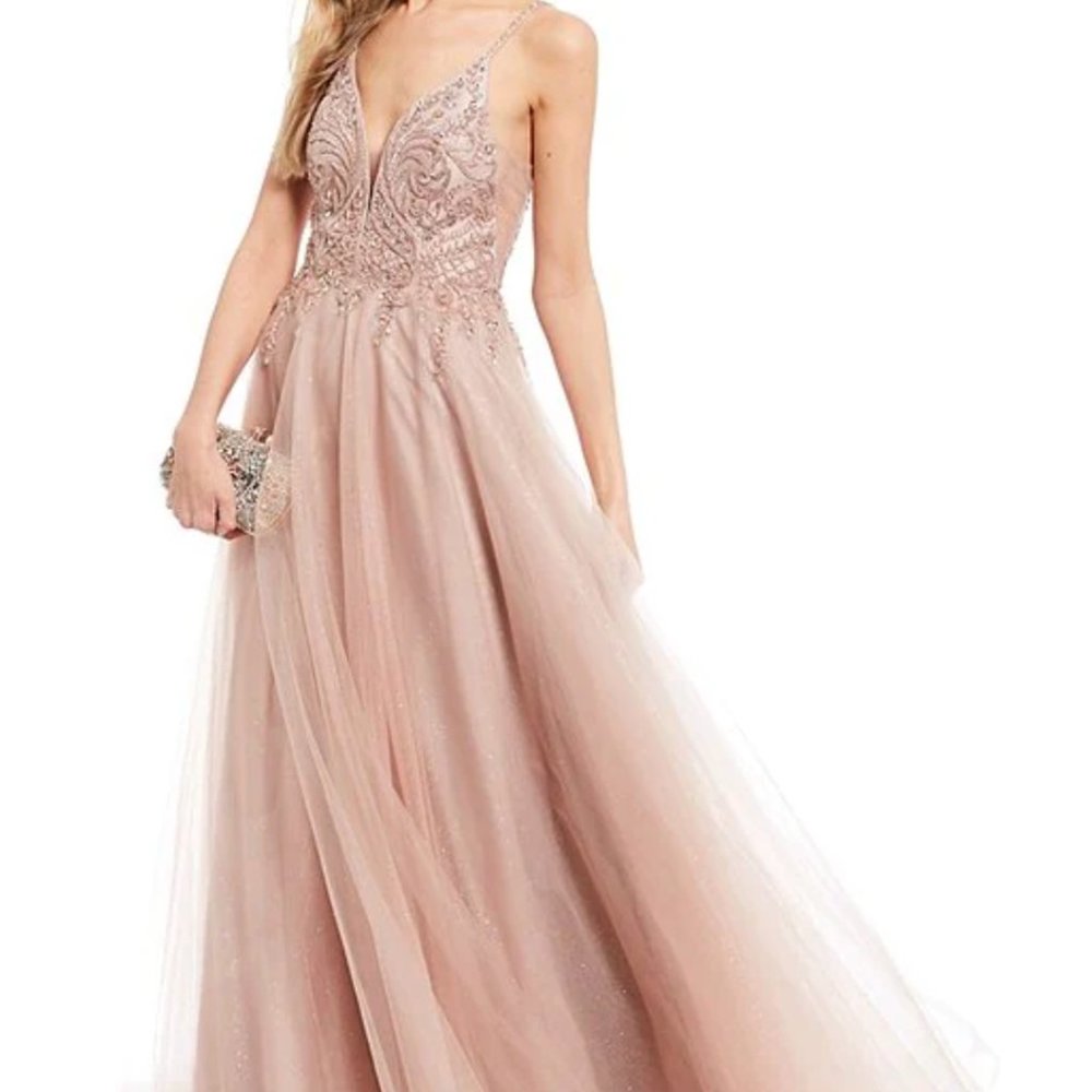 NWOT GB Social Applique Bodice V-Back Glitter Mesh Ball Gown